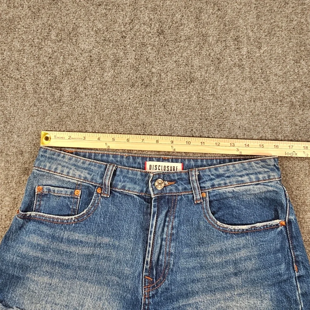 Disclosure High Waisted Denim Shorts‎ Medium Wash Raw Fringe Hem Size 9 29